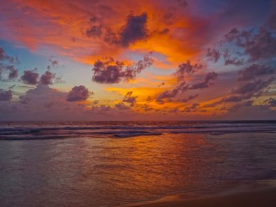 Calm ocean horizon at sunrise
